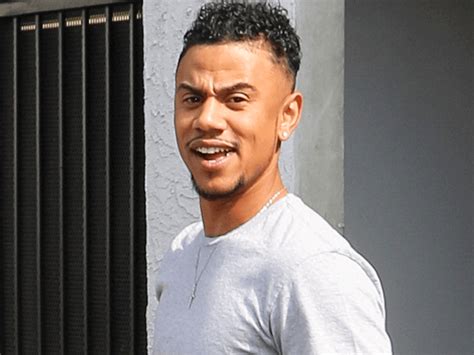 Dec 14, 2022 · Lil Fizz is a 37 year old rapper based in New Orleans. His real name is Dreux Pierre Frederic. Fizz was a member of the hip-hop group B2K along with J-Boog, Raz-B and Omario from 2001 to 2004. The group rose to fame with their song Bump, Bump, Bump, which saw their collaboration with Puff Diddy. Fizz gained wide popularity for his appearance on ... 